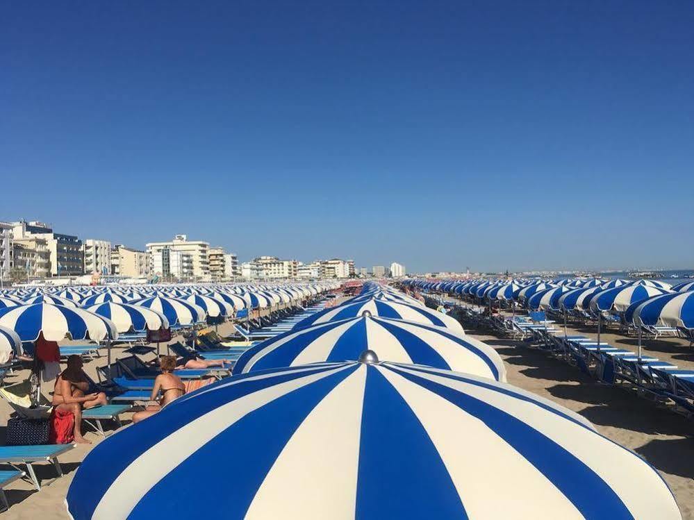 Hotel Acropolis Cattolica Eksteriør billede